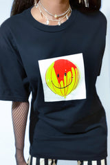 SMILEY BALLOON GRAPHIC PRINT MUSTA T-PAITA 